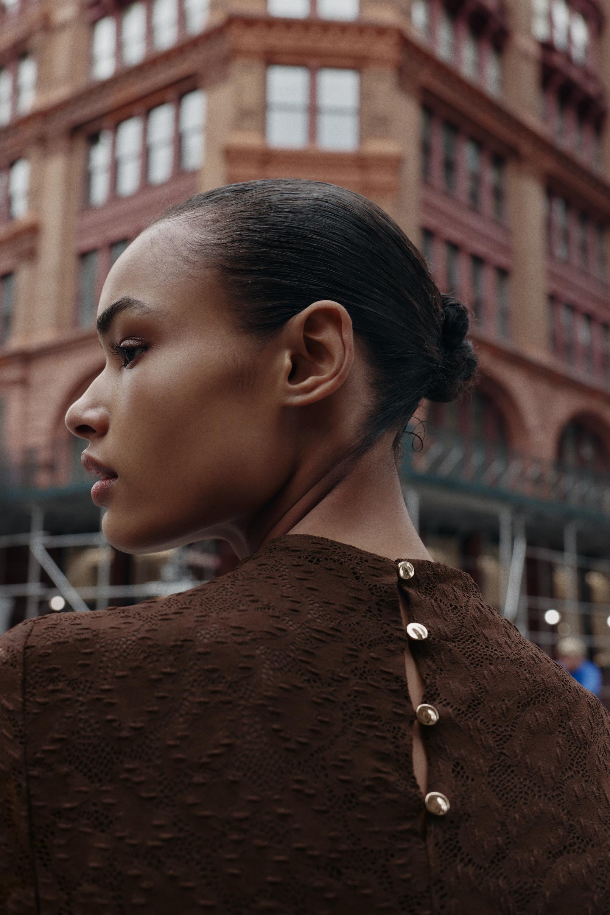 ROBE MI-LONGUE DRAPÉE POINTELLE