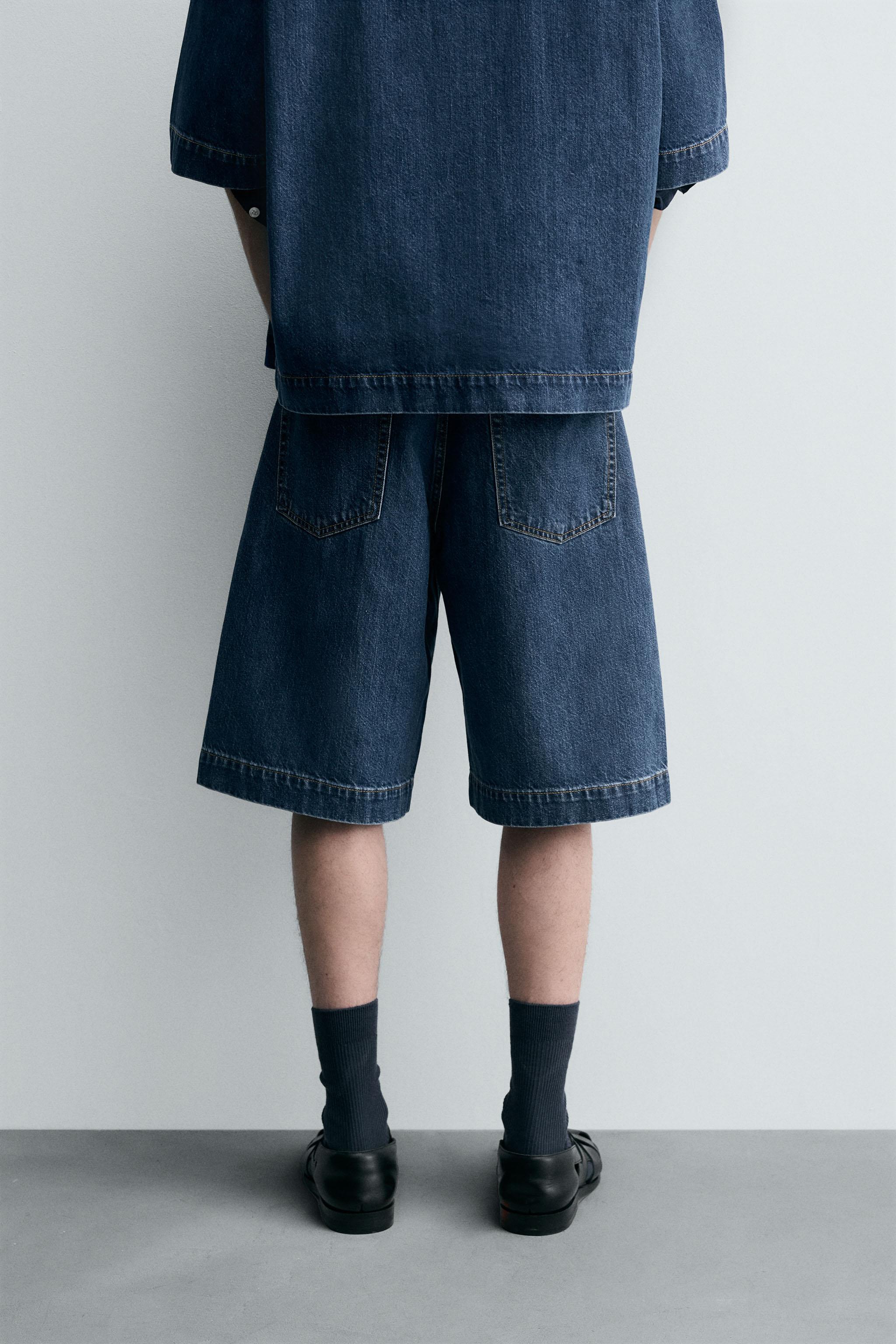 プリーツ入りリラックスフィットデニムバミューダパンツ