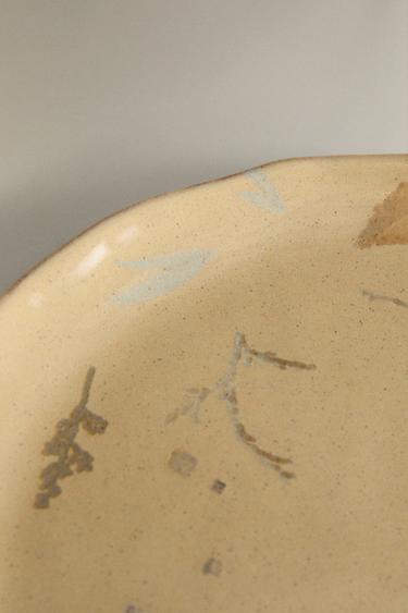STONEWARE DINNER PLATE WITH DESIGNS - Beige by Zara - Image 4