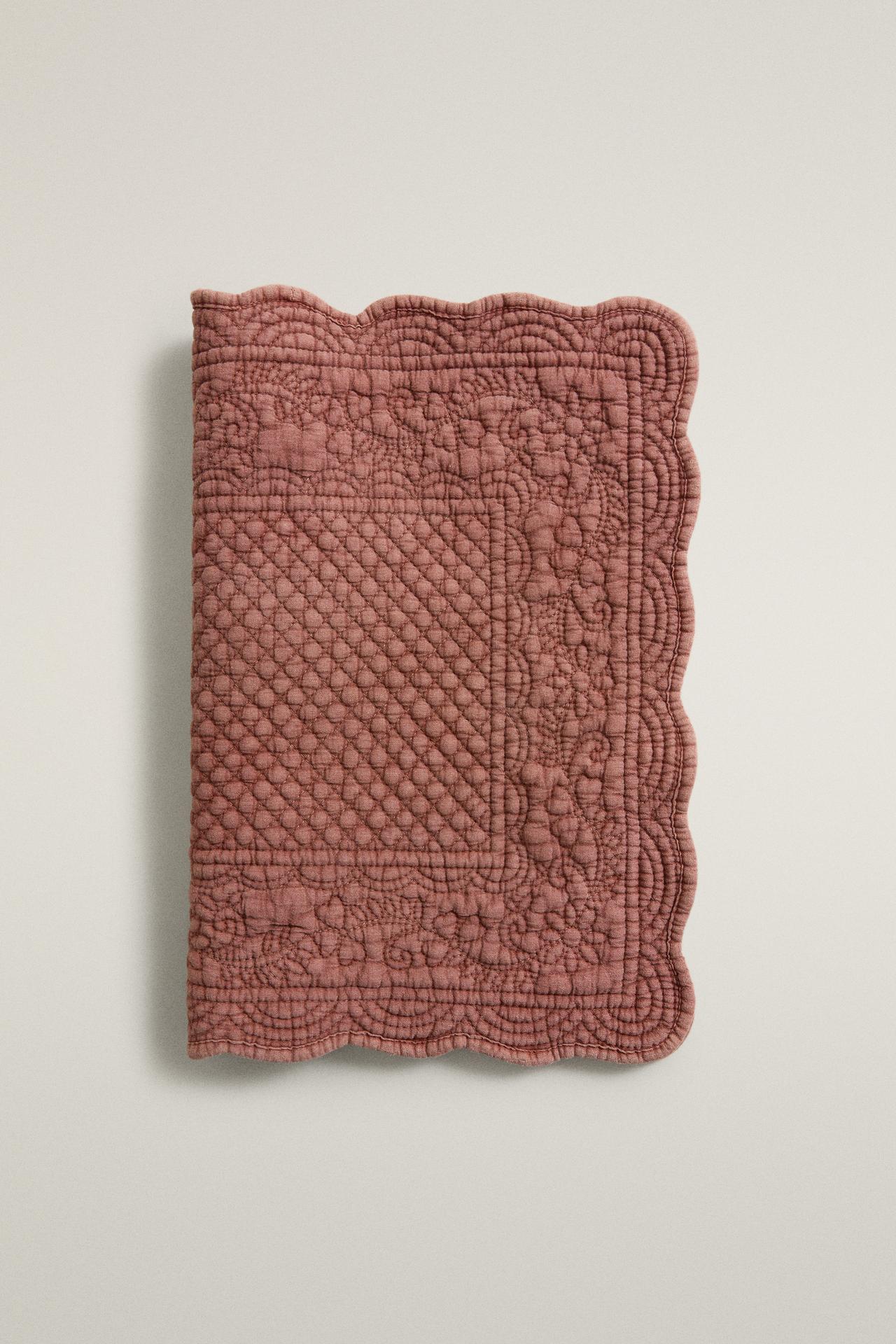 FLORAL QUILTED PLACEMAT — Pink