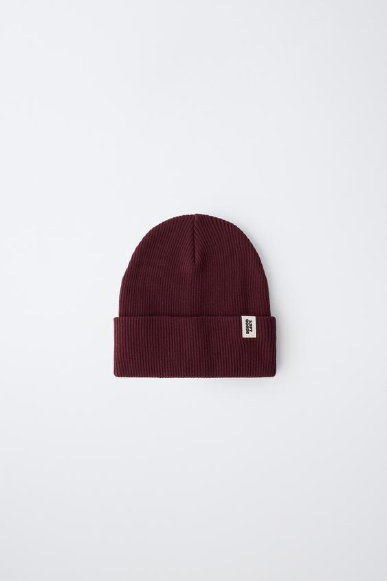 RIBBED KNIT BEANIE WITH LABEL - GARNET by Zara - Image 0