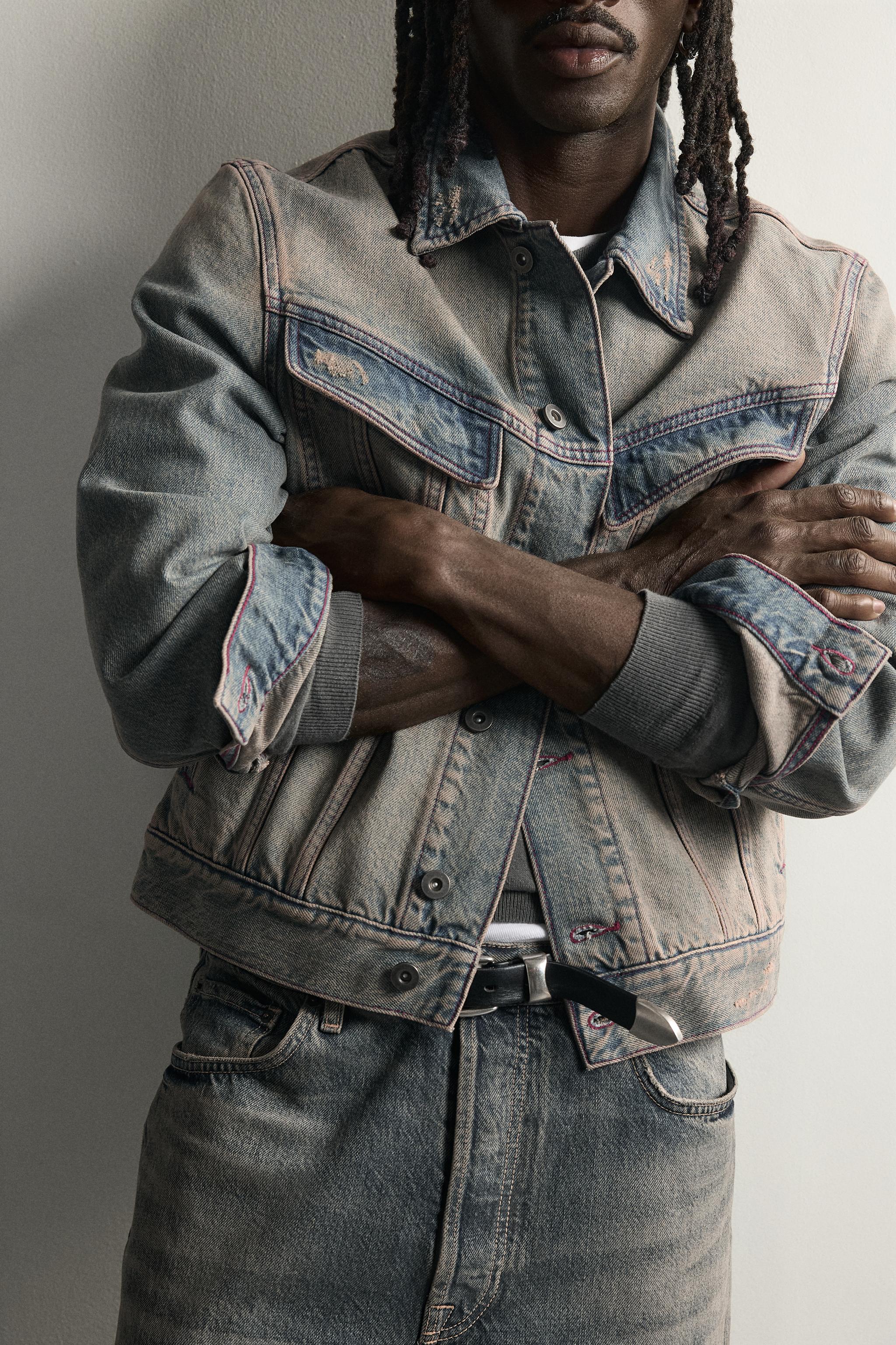 CROPPED FIT TOPSTITCHED DENIM JACKET