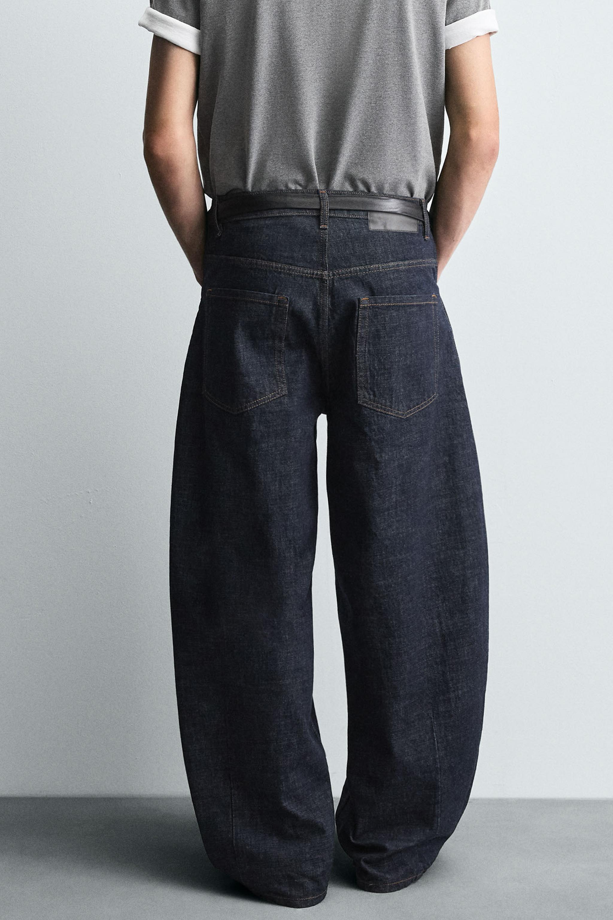 BALLOON FIT JEANS