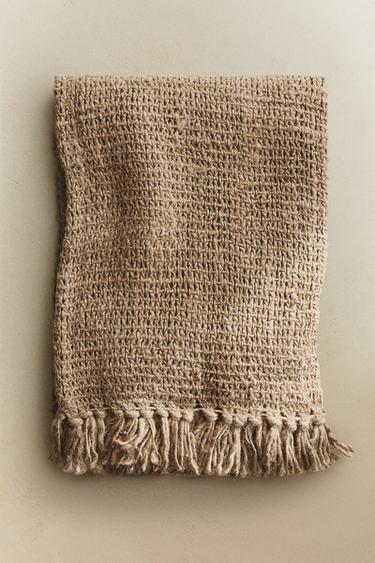 FRINGED LINEN THROW - Light beige by Zara - Image 4