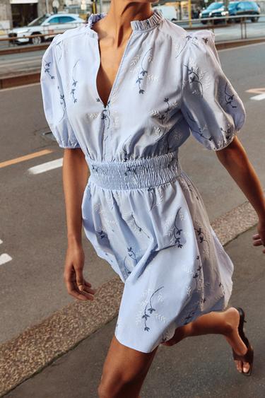 ROBE IMPRIMÉE BRODERIES EFFET GOMME - Bleu / Blanc de Zara - Image 1