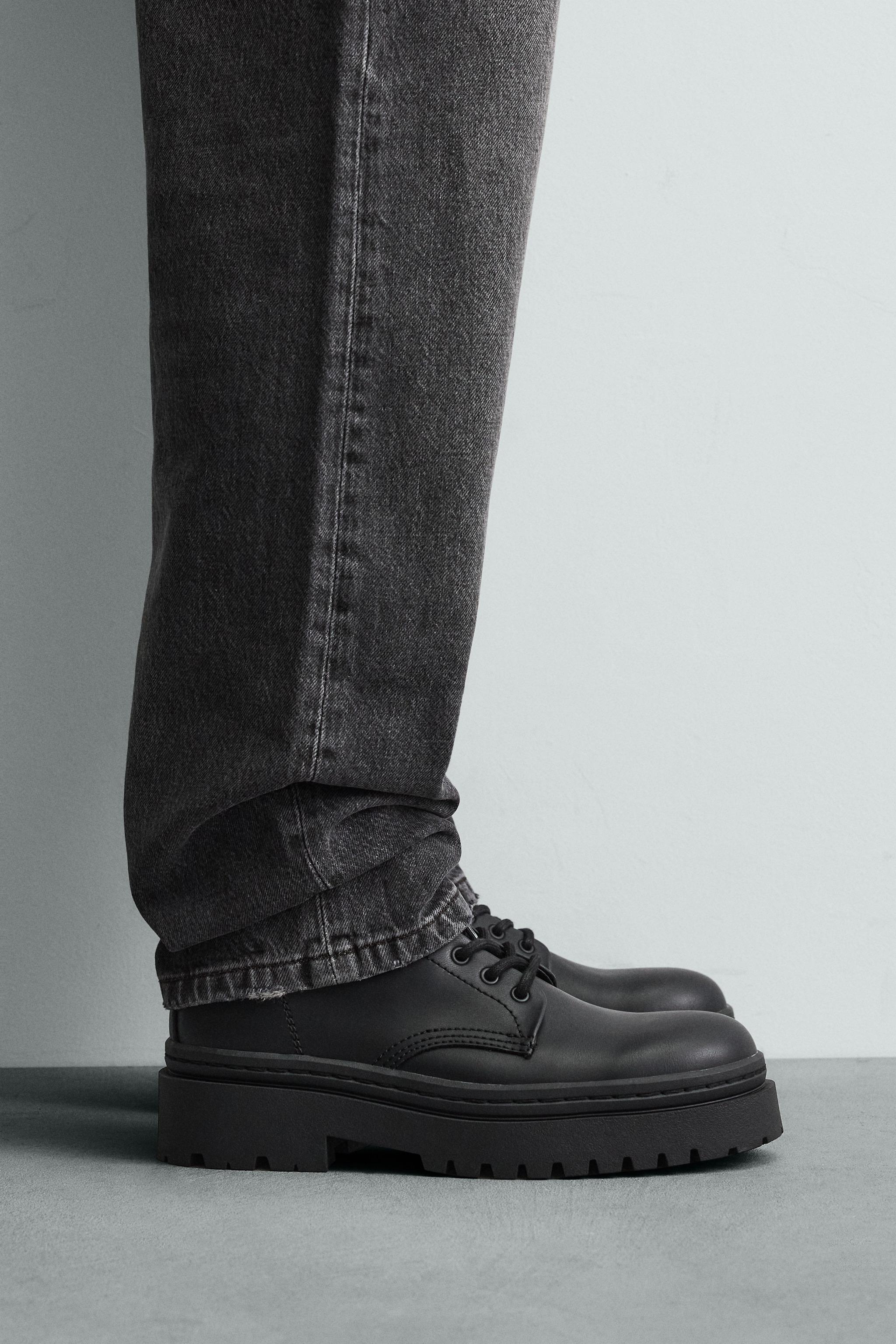 ボリュームレースアップブーツ - ブラック | ZARA Japan / 日本