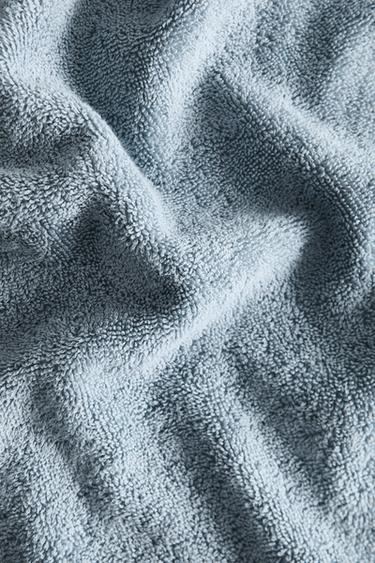 SERVIETTE DE BAIN SURPIQÛRE ONDULÉE - Bleu clair de Zara - Image 4
