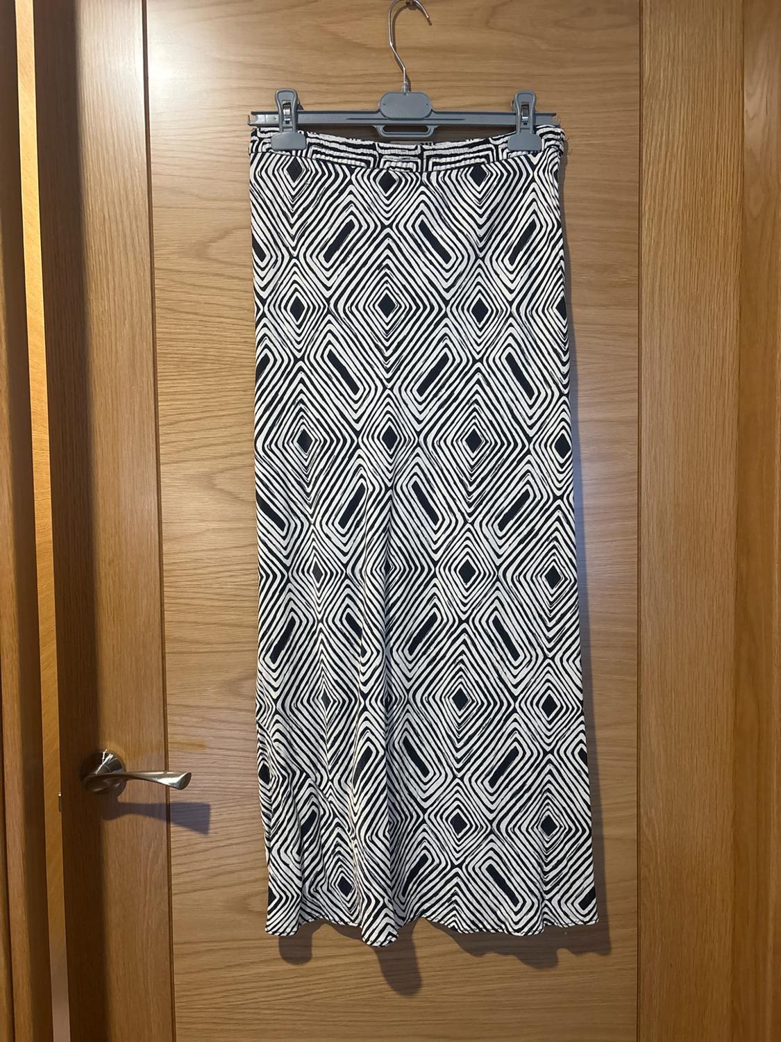 PRINTED MIDI SKIRT - Image 2