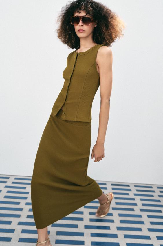 RIBBED BUTTONED WAISTCOAT - Olive green de Zara - Imagen 0