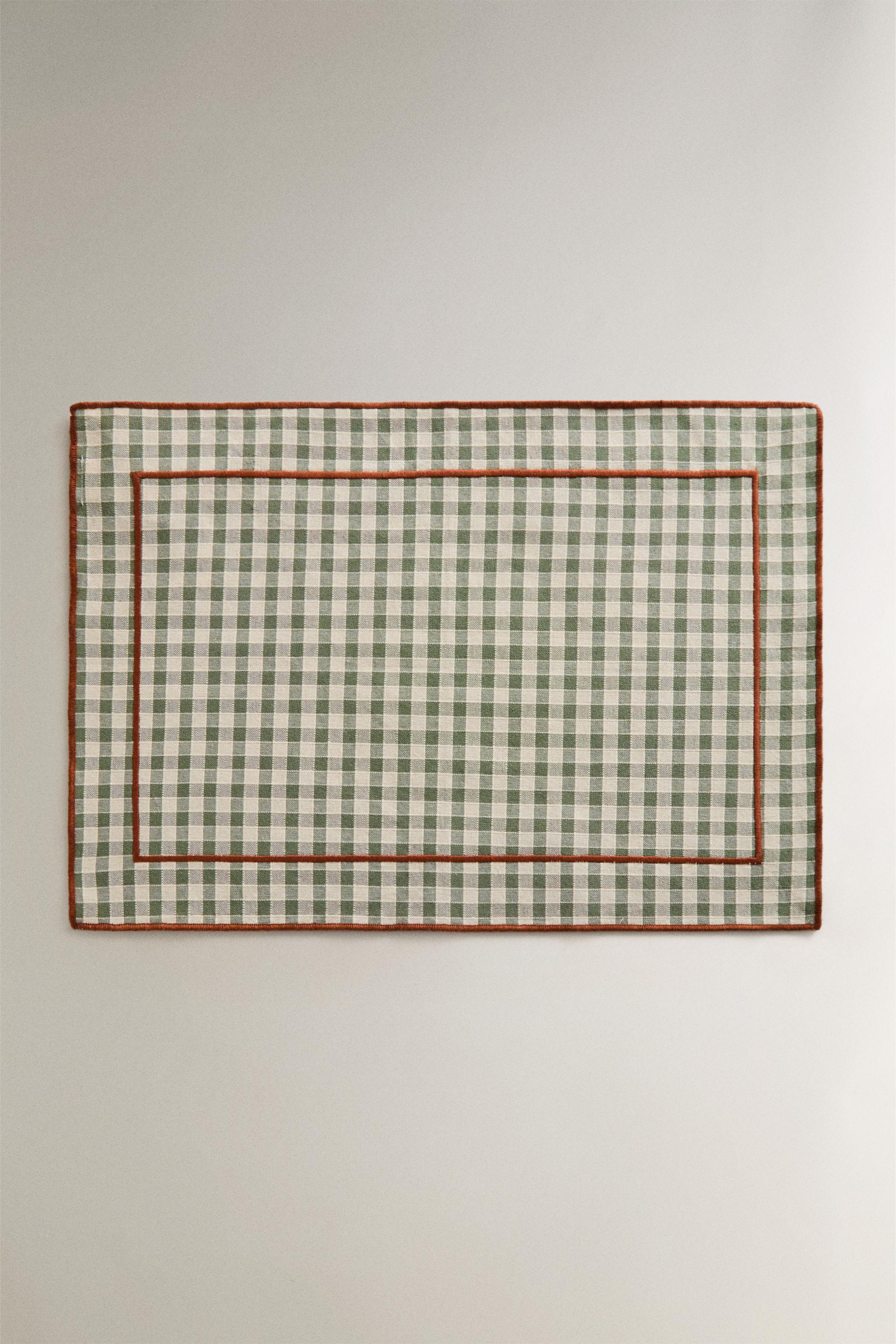 CHECK AND TOPSTITCHED PLACEMAT