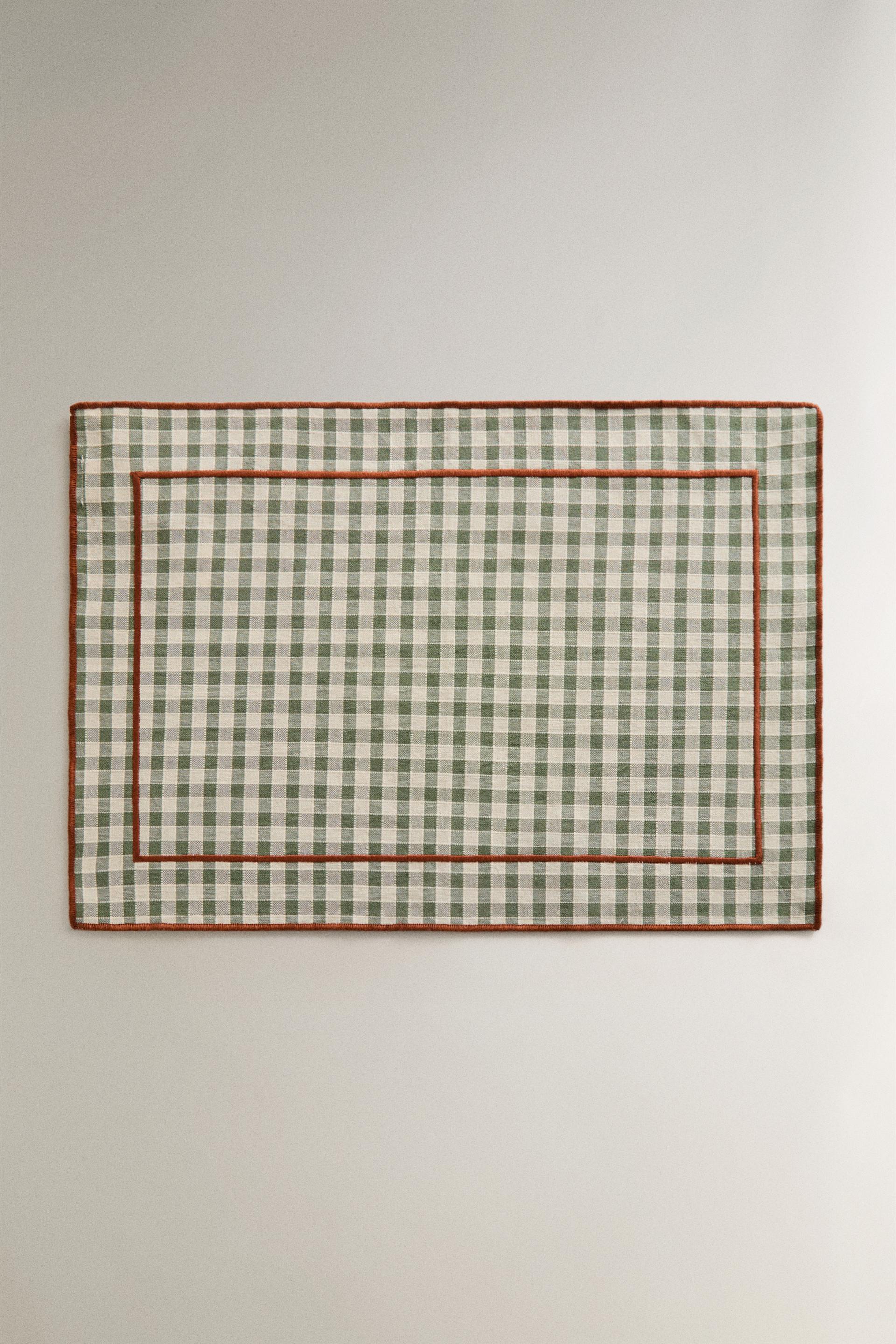 CHECK AND TOPSTITCHED PLACEMAT