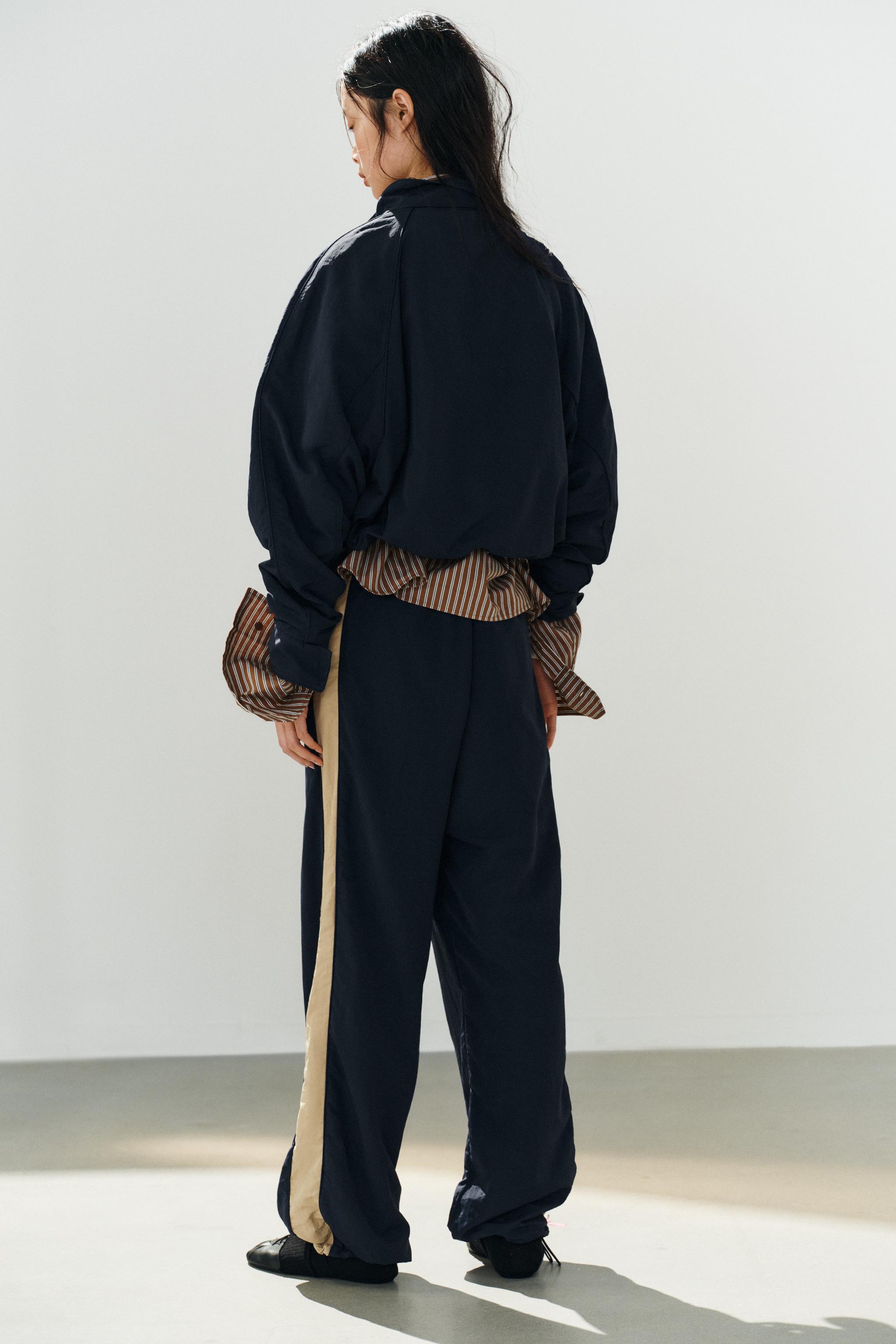 Женские брюки Zara NYLON SIDE STRIPE TROUSERS — фото 6