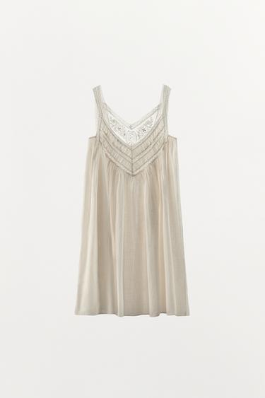 ROBE À PLIS ET BRODERIES FLORALES - Blanc cassé de Zara - Image 13