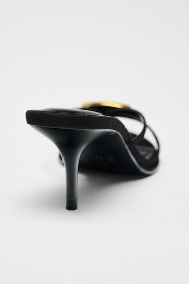 SANDALES À DÉTAIL MÉTALLIQUE - Noir de Zara - Image 3