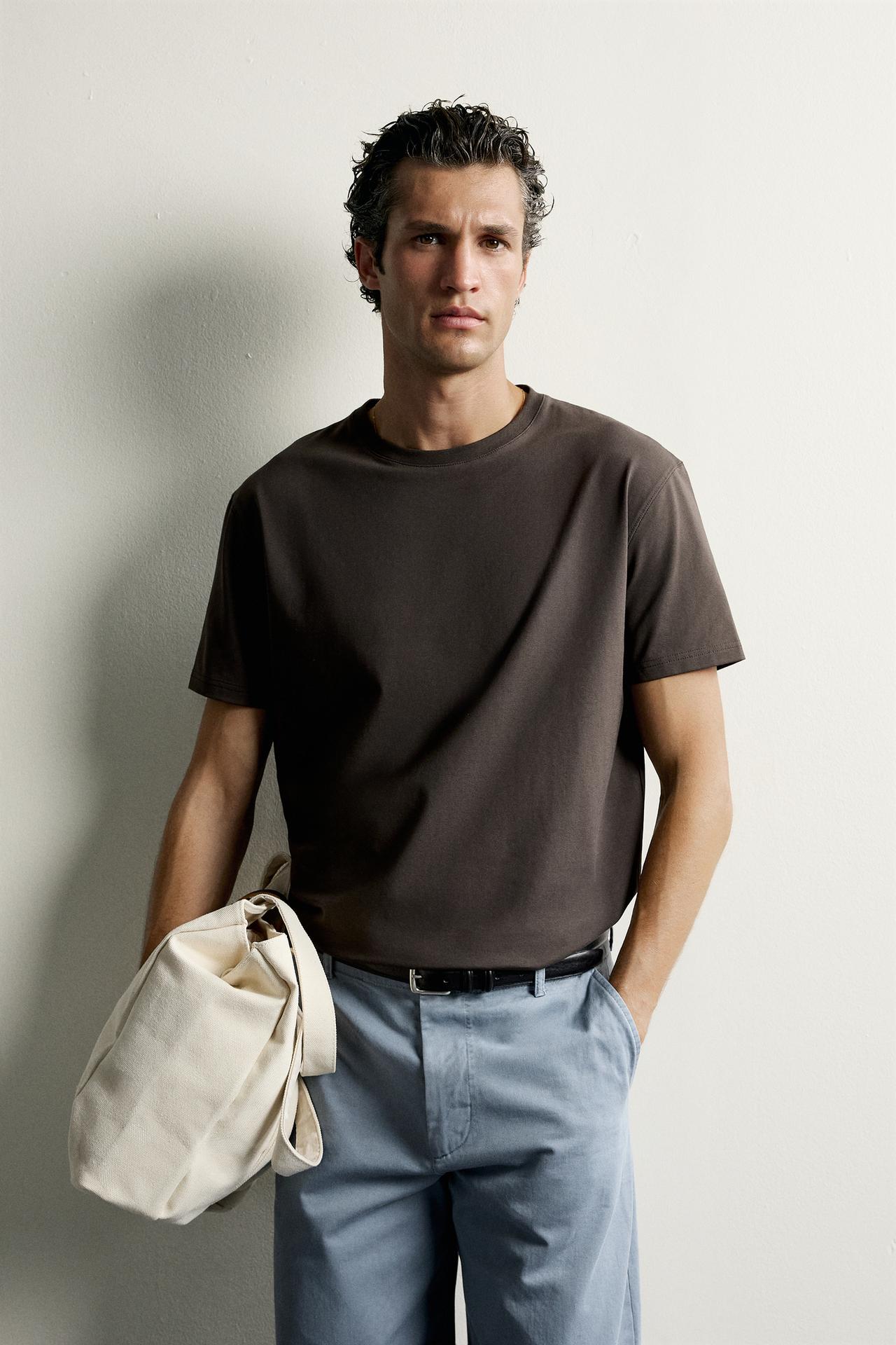 BASIC MEDIUM WEIGHT T-SHIRT /02 — Dark brown