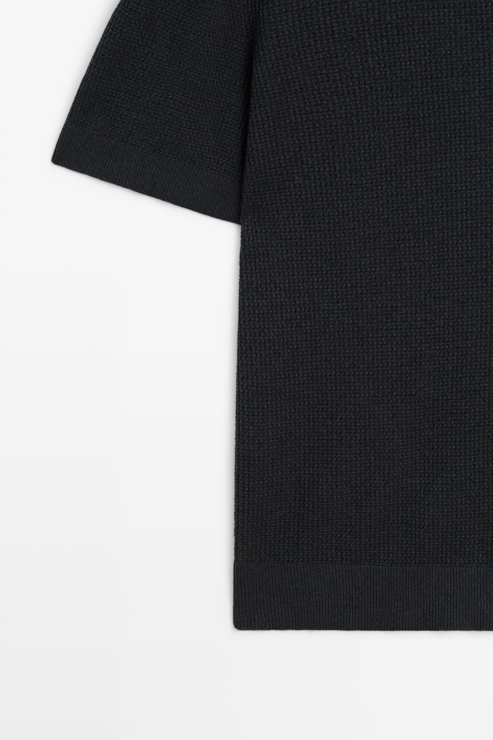 100% cotton button-collar polo shirt