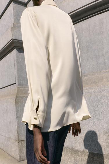 CHEMISE SATINÉE CROISÉE - Écru de Zara - Image 4