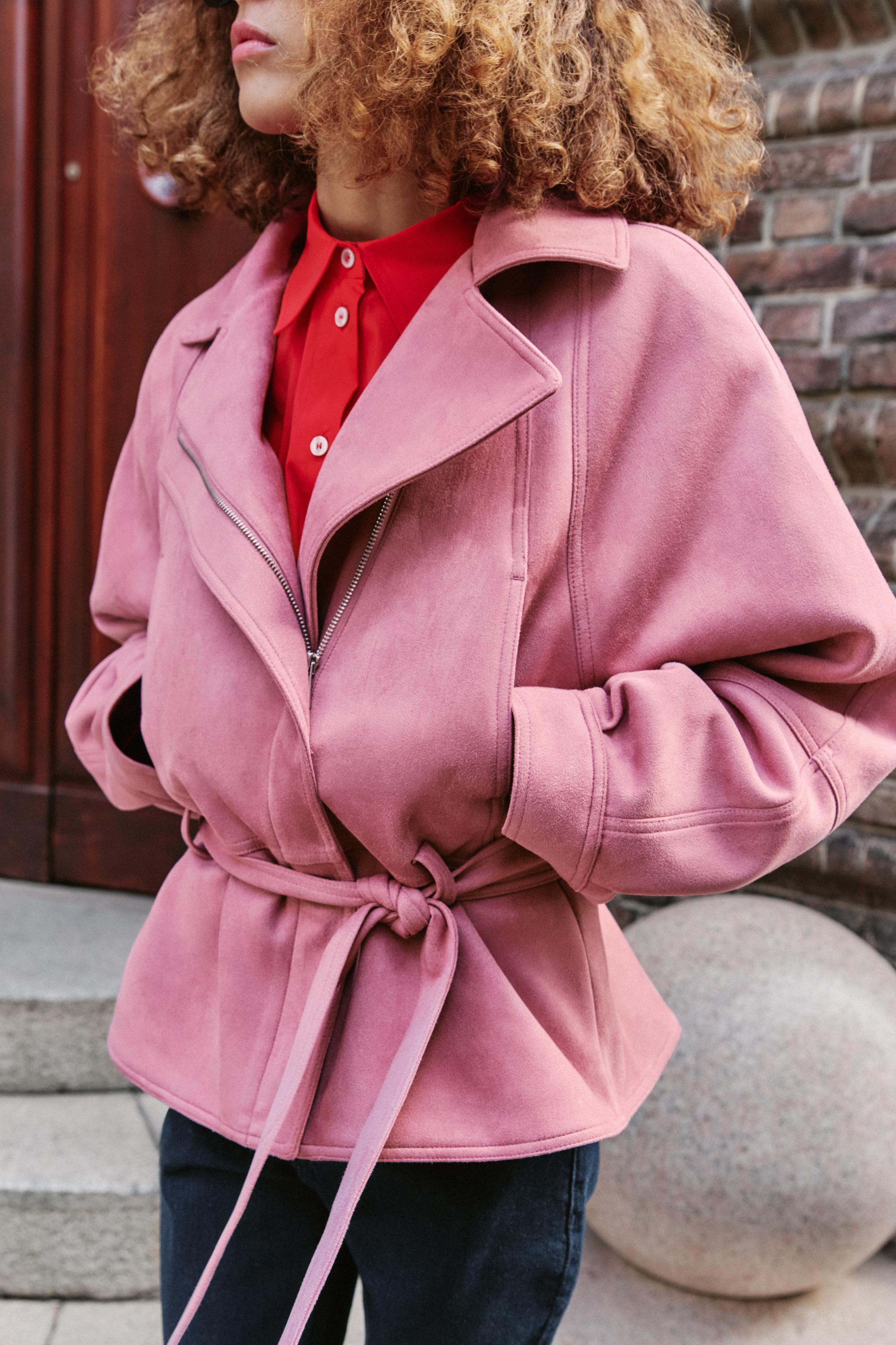 BLOUSON EFFET DAIM AVEC CEINTURE