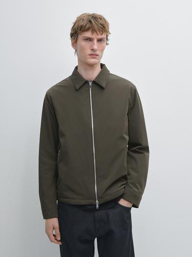 Cazadora corta detalle bolsillos - Khaki de Zara