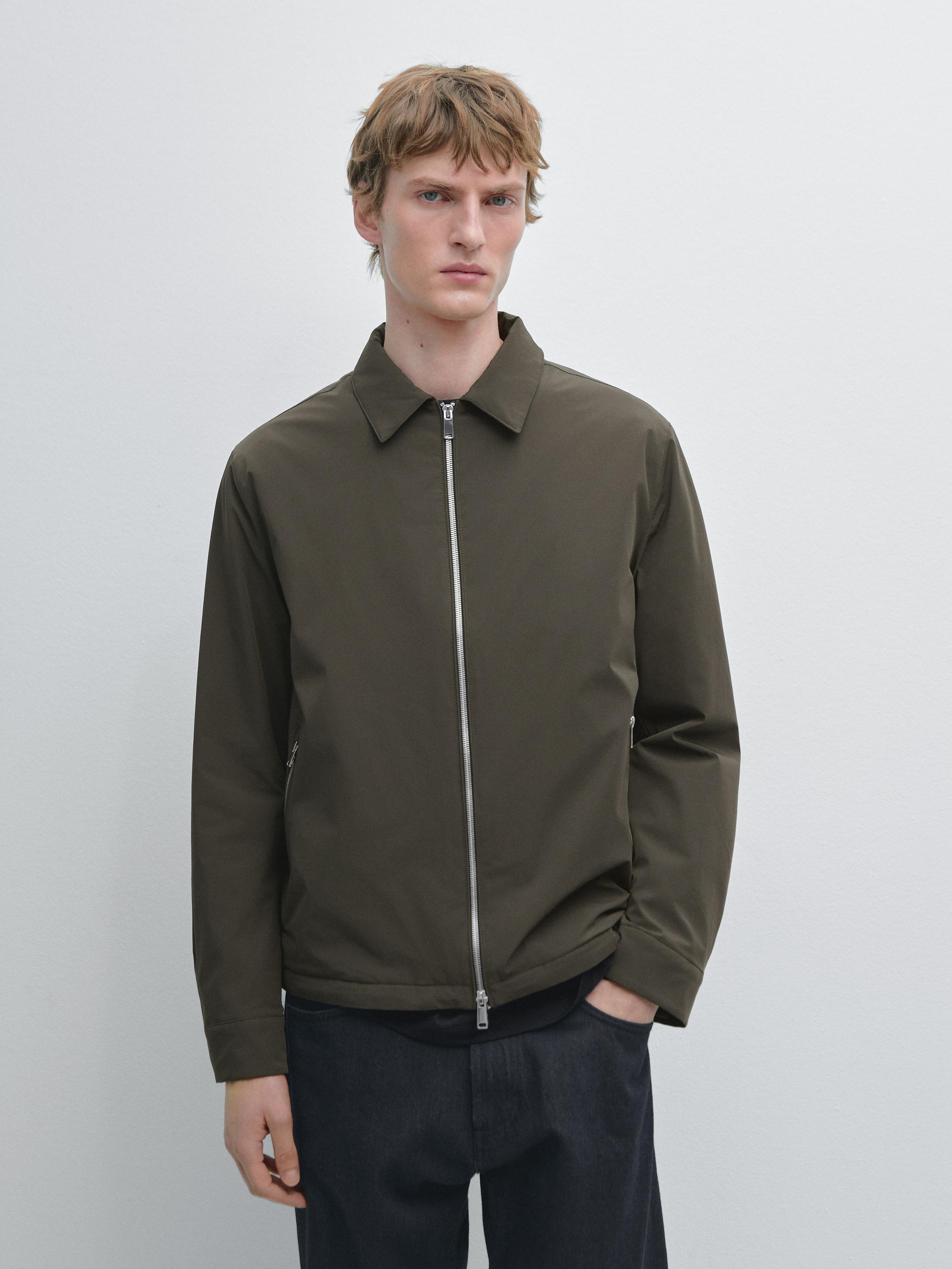 Short jacket with pocket details