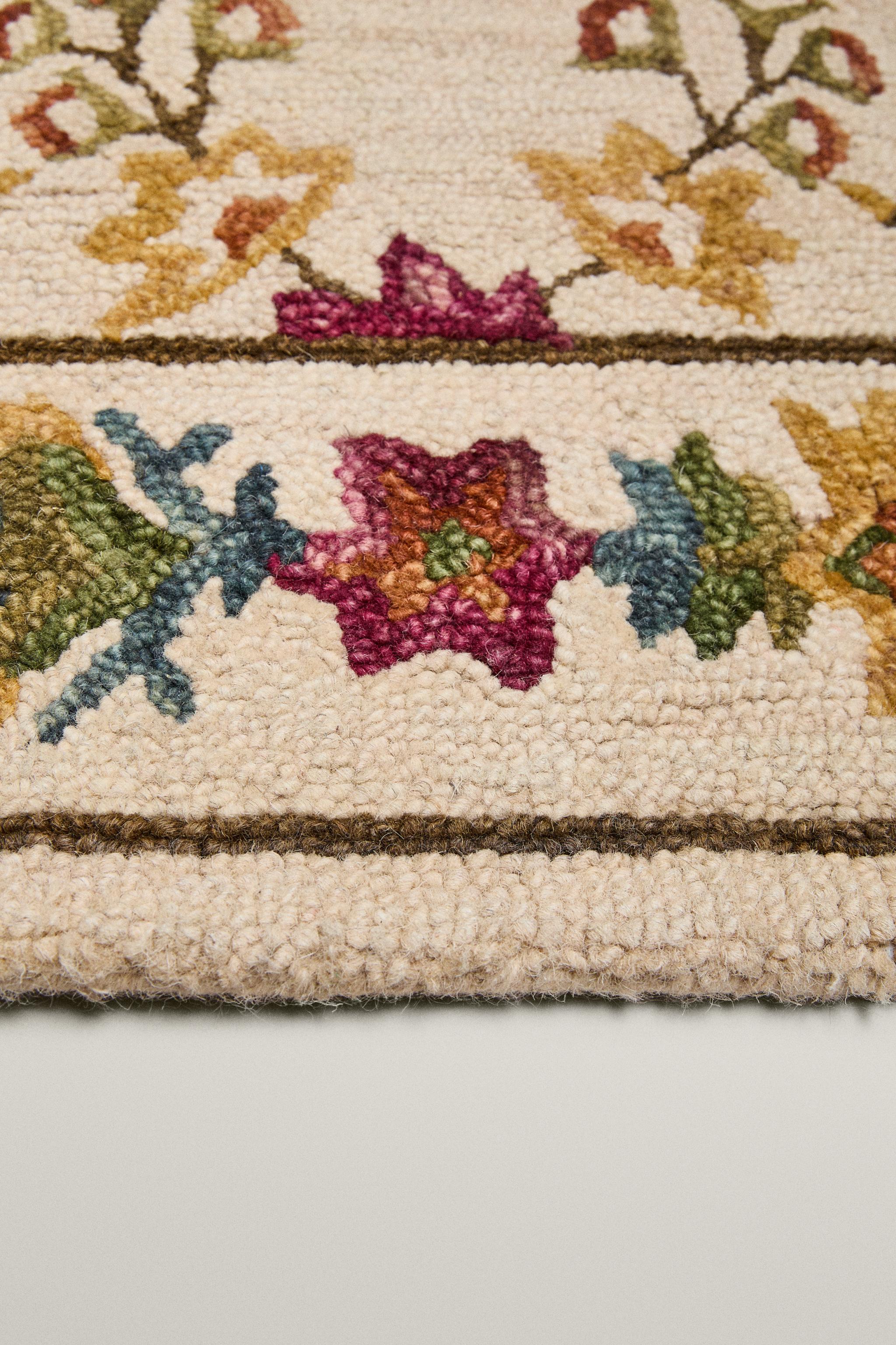 FLORAL PRINT WOOL RUG