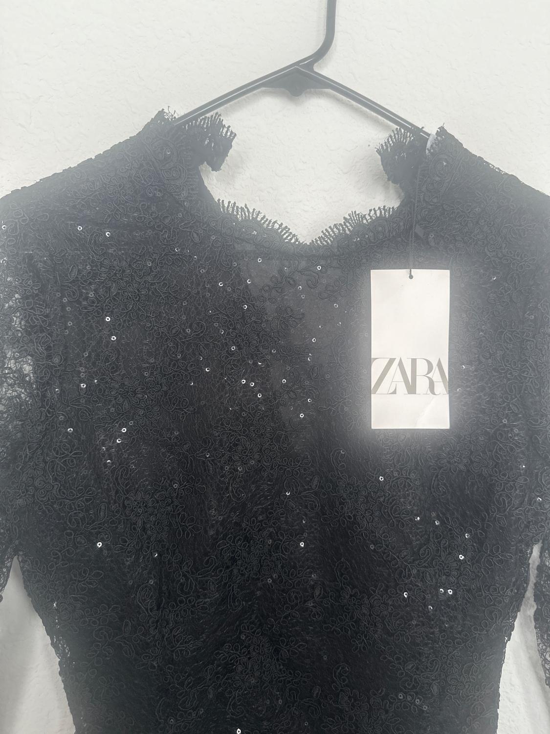 BLUSA ENCAJE LENTEJUELAS - Image 2