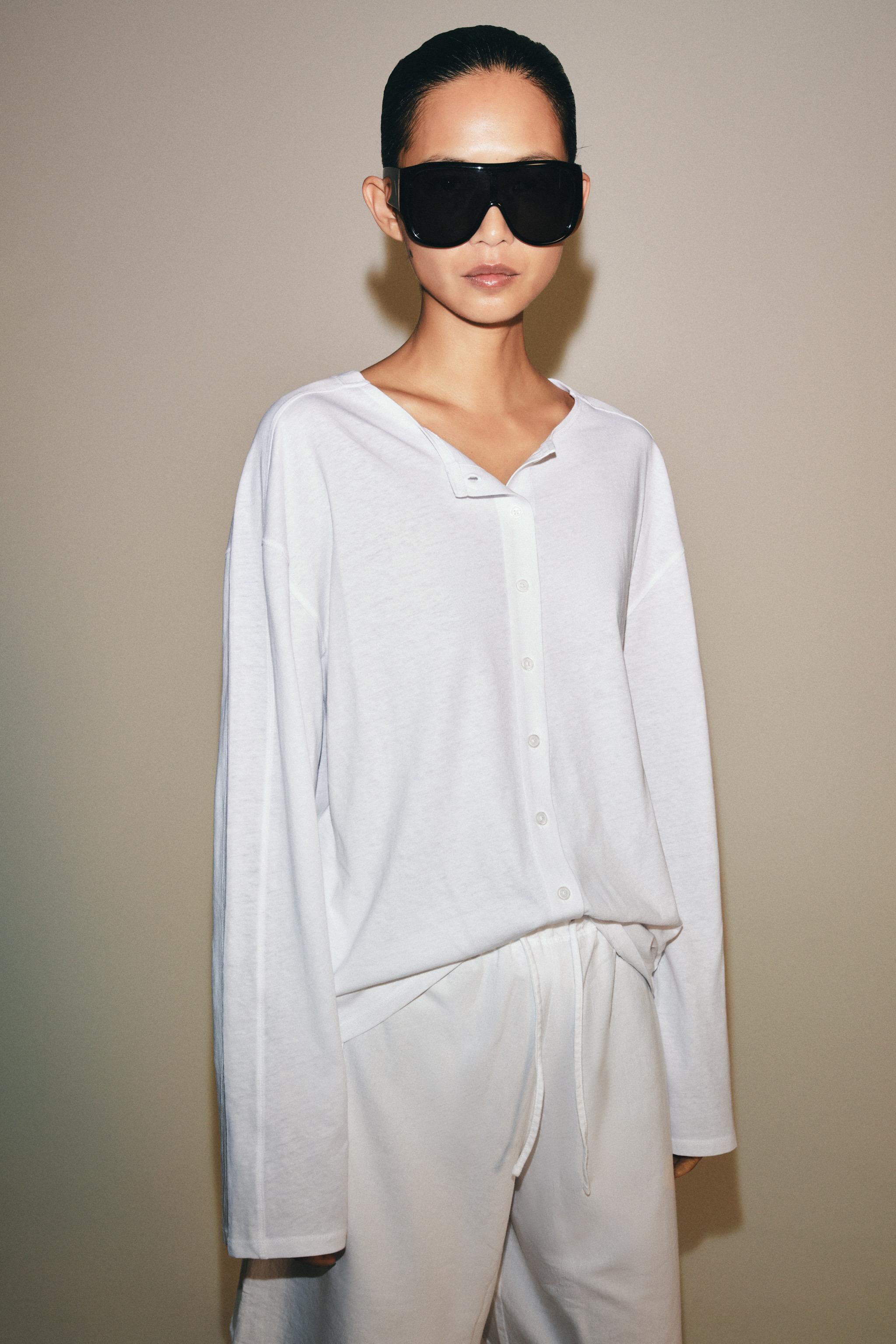 BUTTON-UP T-SHIRT — White