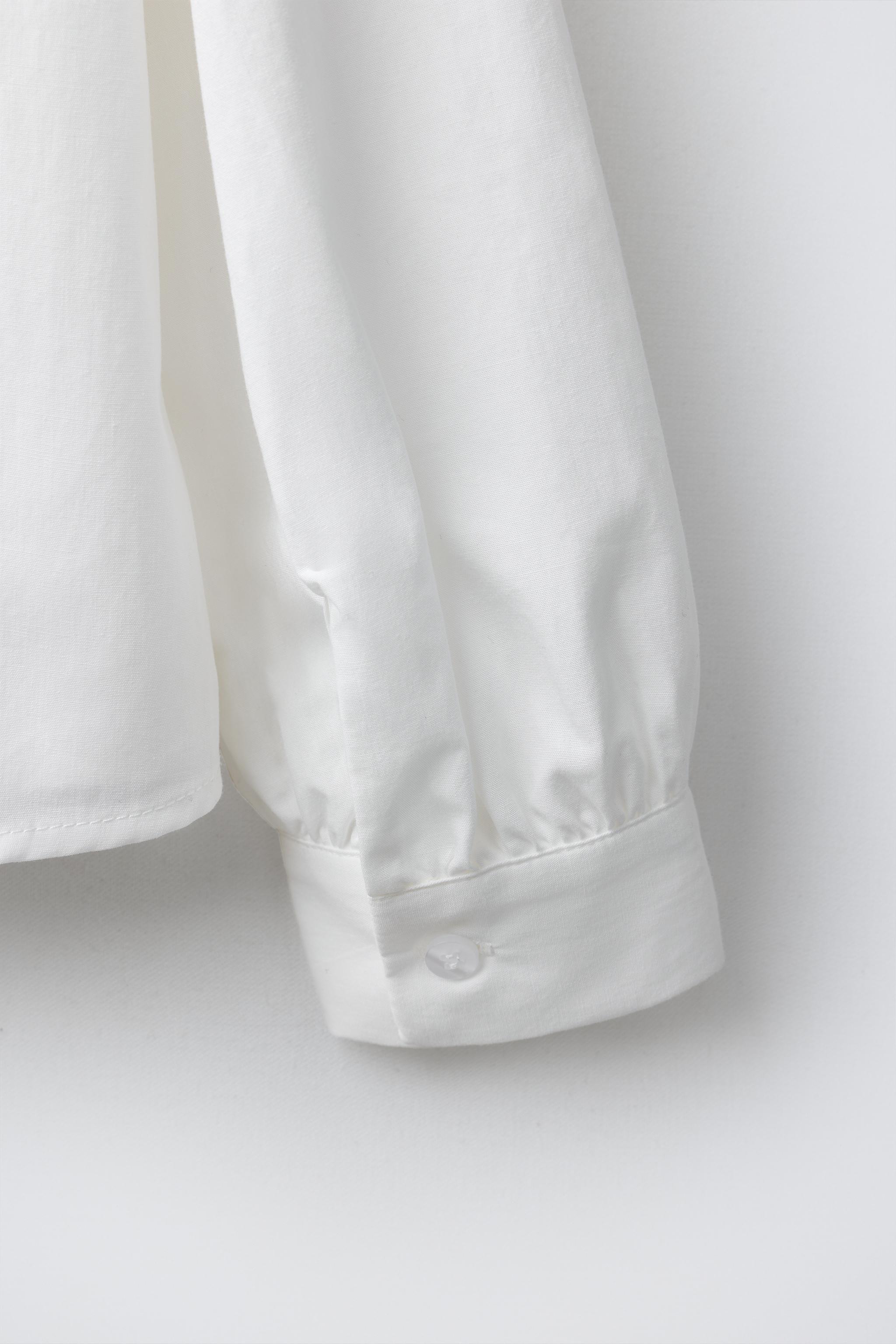 CHEMISE BRODÉE À COL CLAUDINE