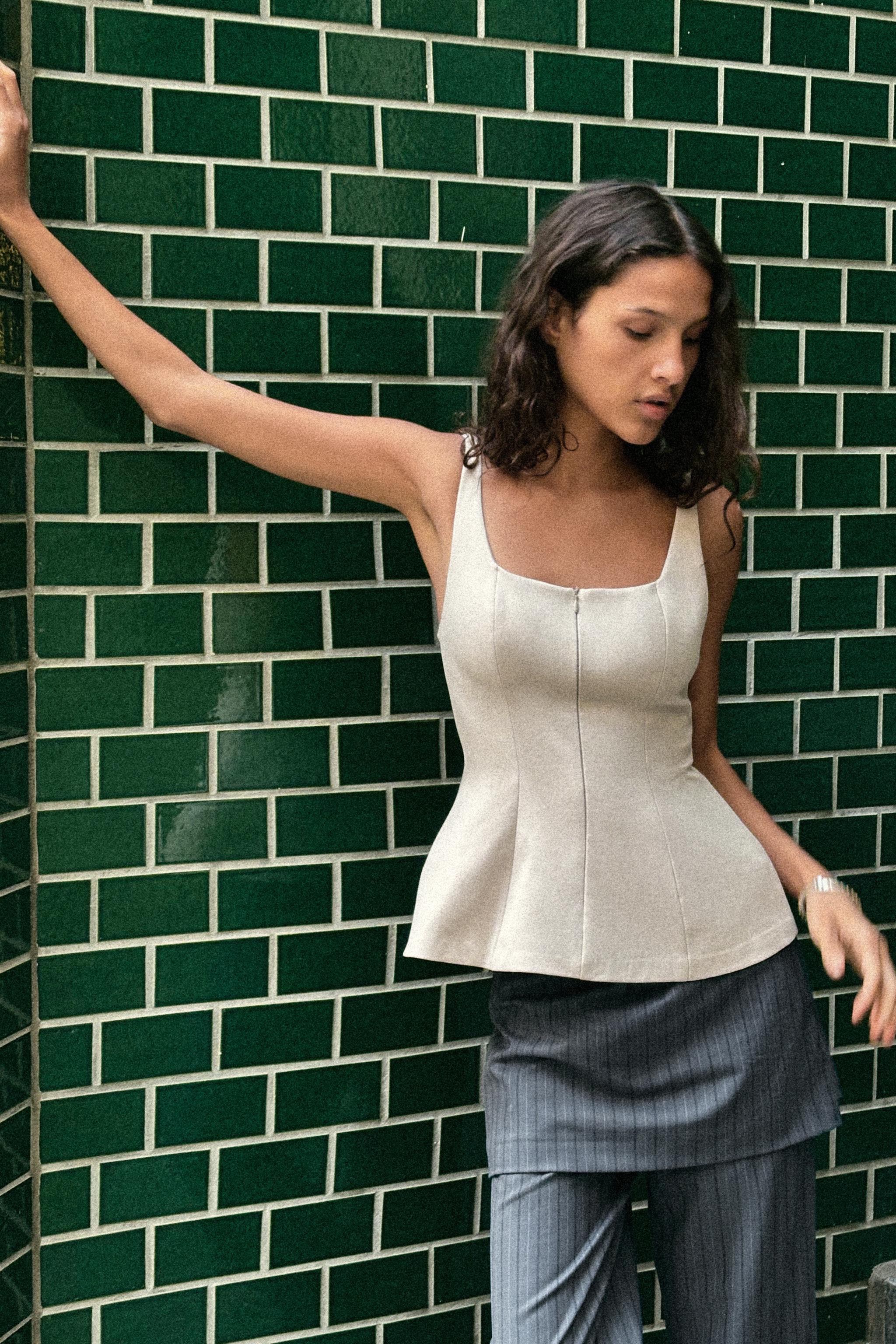 andequal peplum shaggy knit bustier ベージュ peplum shaggy knit bustier – andequal