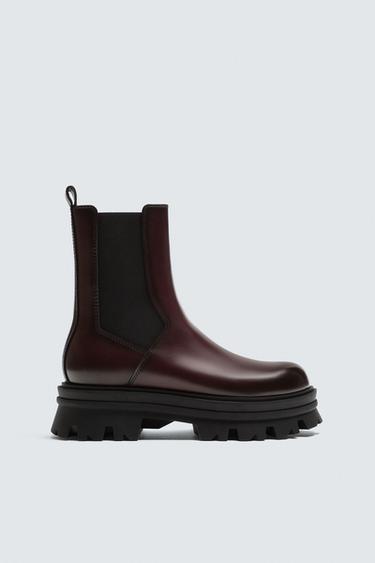 BOTA CHELSEA VOLUMEN - Rojo Burdeos de Zara