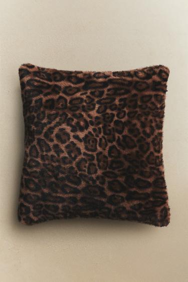 Zara FAUX FUR AND ANIMAL PRINT THROW PILLOW COVER - Leopard
