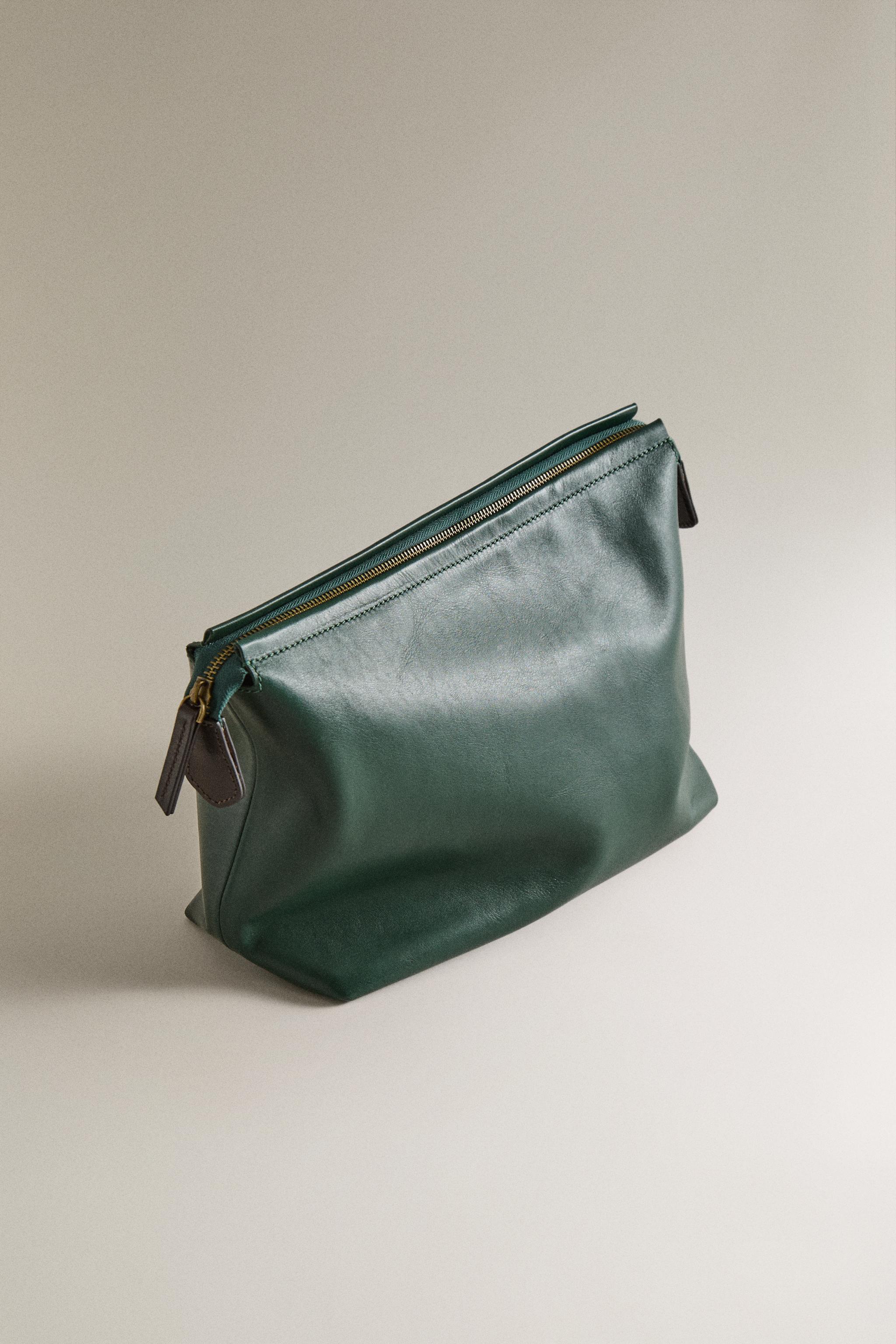 LEATHER TRAVEL MAKEUP BAG