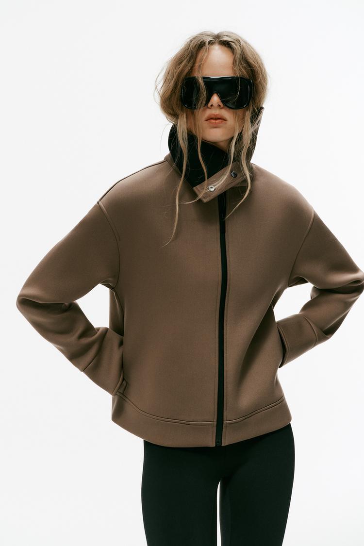 CHAQUETA COMBINADA CUELLO SUBIDO