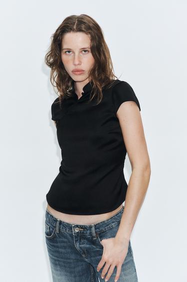 TOP SATINADO BOTONES LATERALES - Negro de Zara