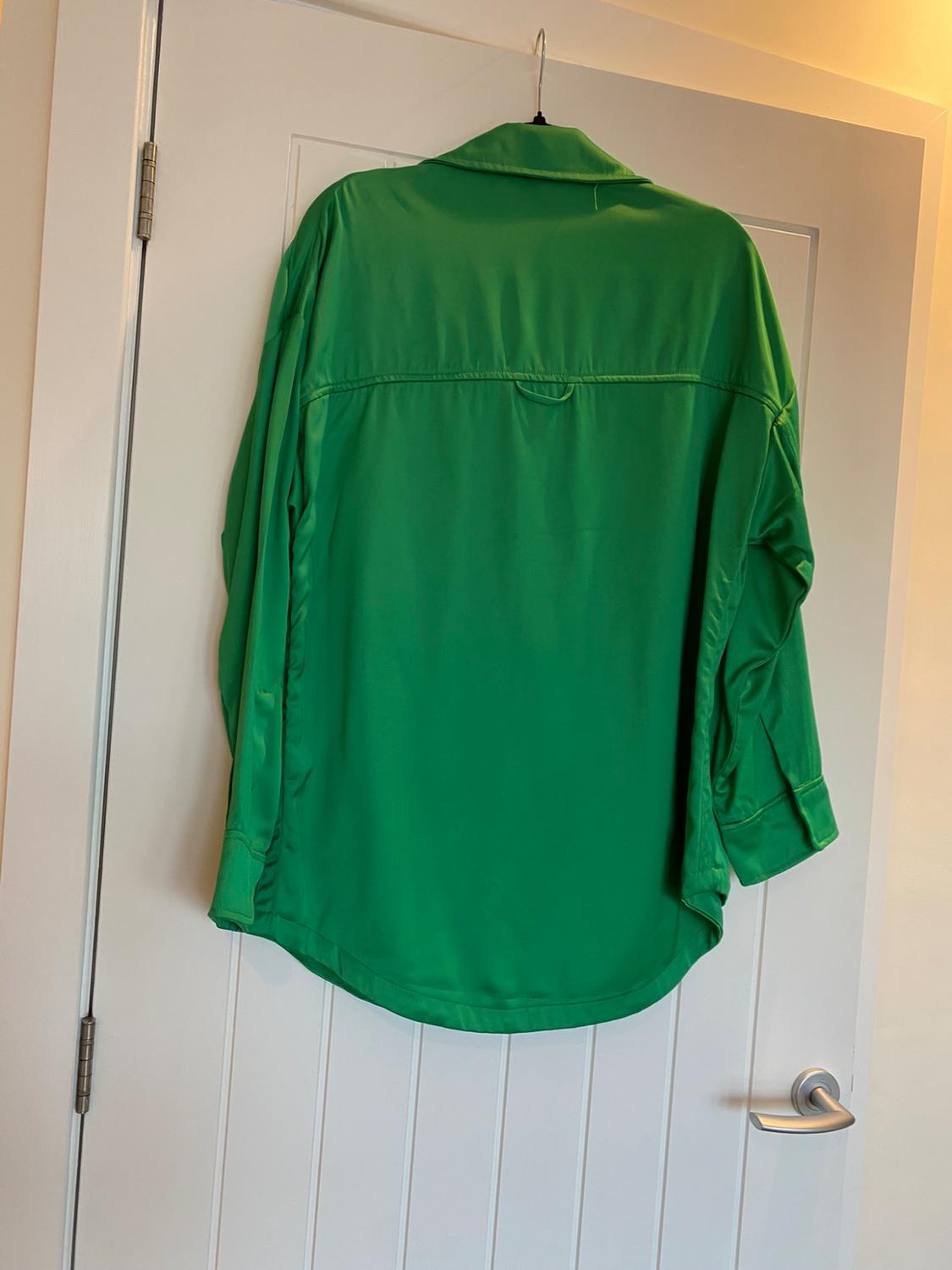 OVERSIZE SATIN OVERSHIRT - Image 2
