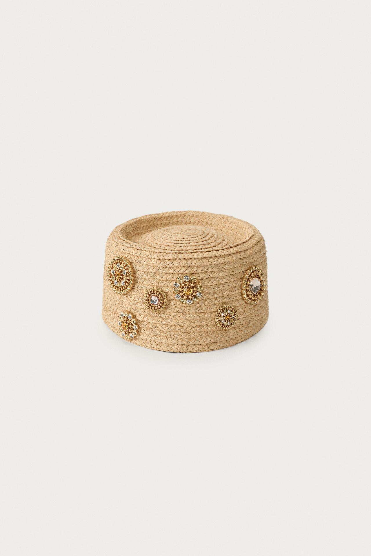 100% RAFFIA HEADPIECE WITH BROOCHES MARISA BERENSON X ZARA — Light beige