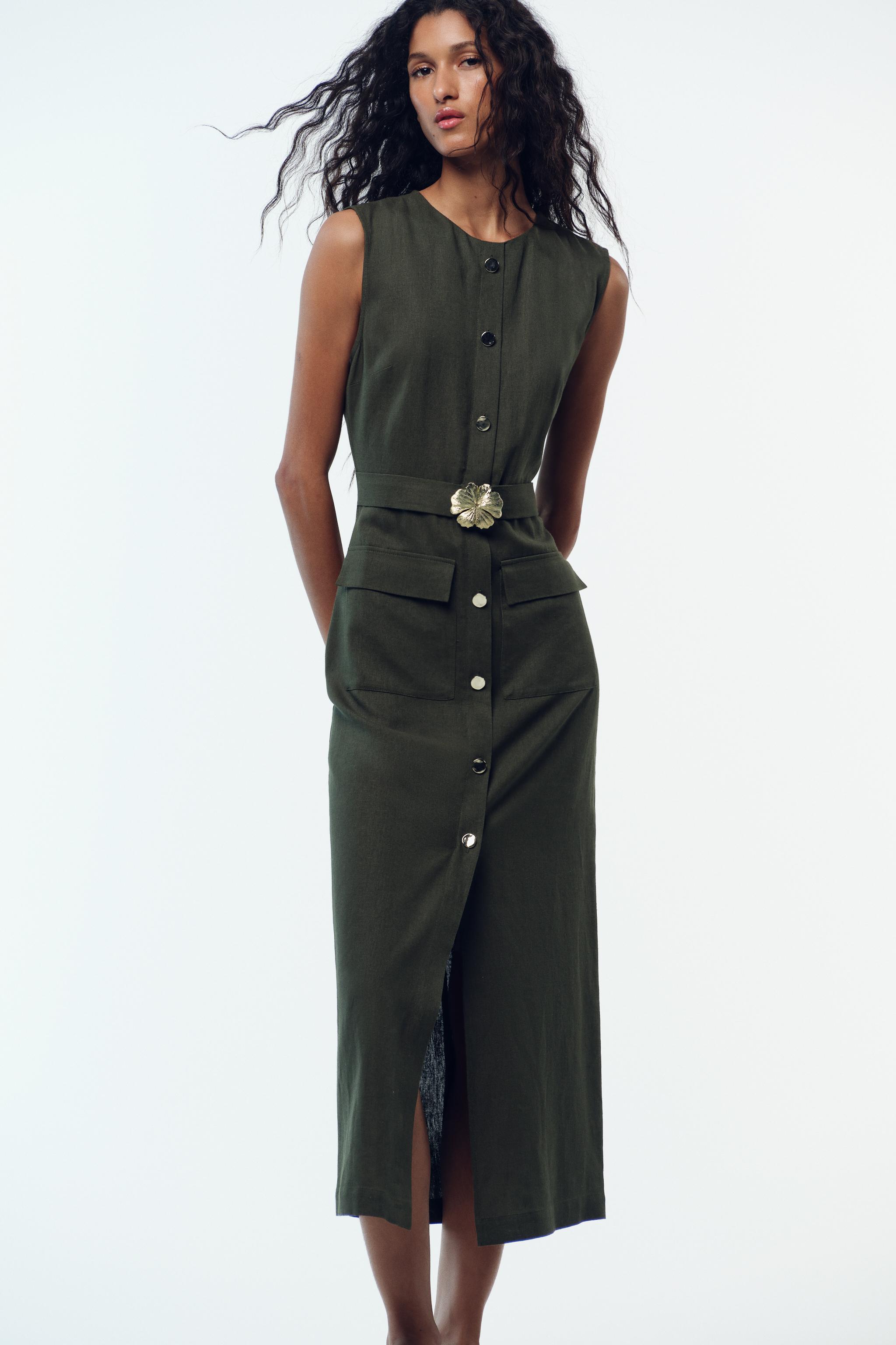 V-Neck Hardware One-Piece Swimsuit V-Neck Hardware One-Piece Swimsuit