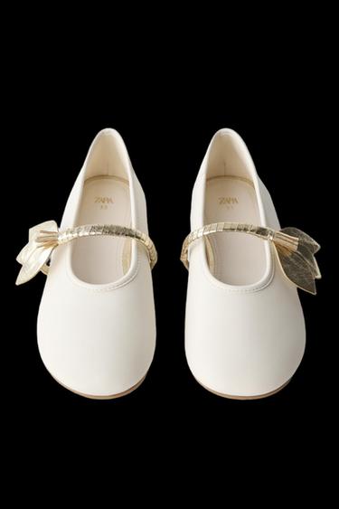 BAILARINA DETALLE FLOR - Blanco de Zara