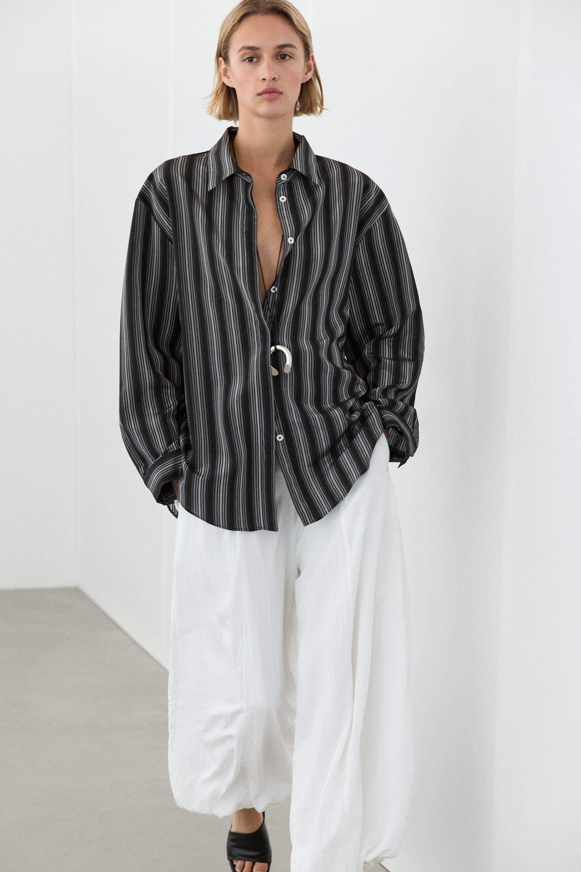 Flowing shirt with striped detailing
