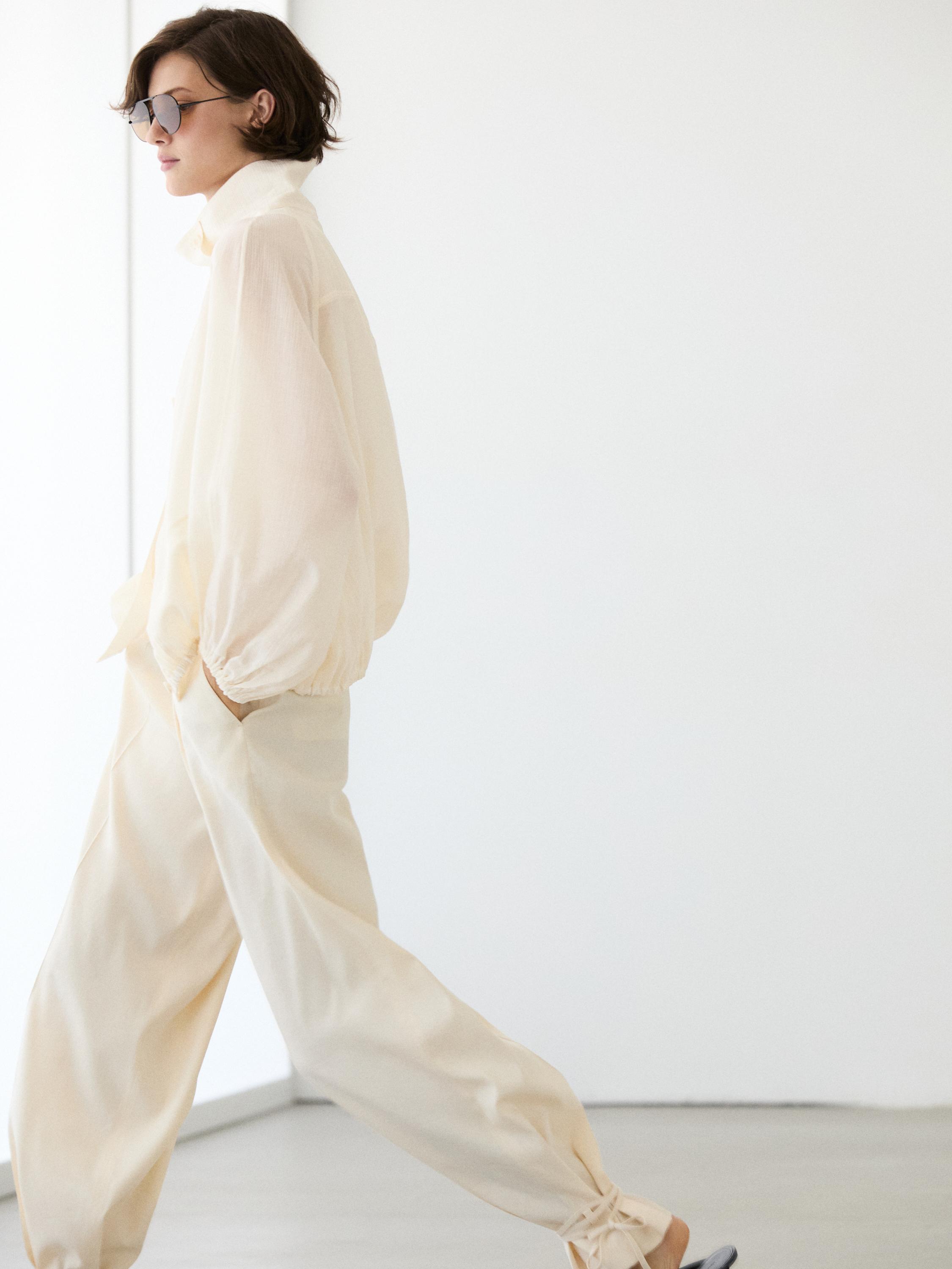 Fluid overshirt with puff detail — Ecru