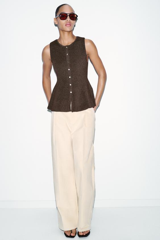 BUTTONED RIB PEPLUM TOP