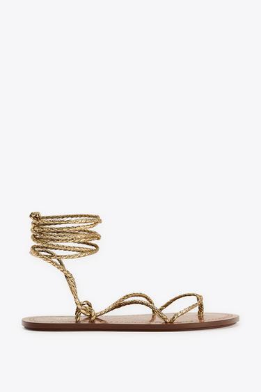 SANDALIA PLANA METALIZADA ATADA - Oro de Zara