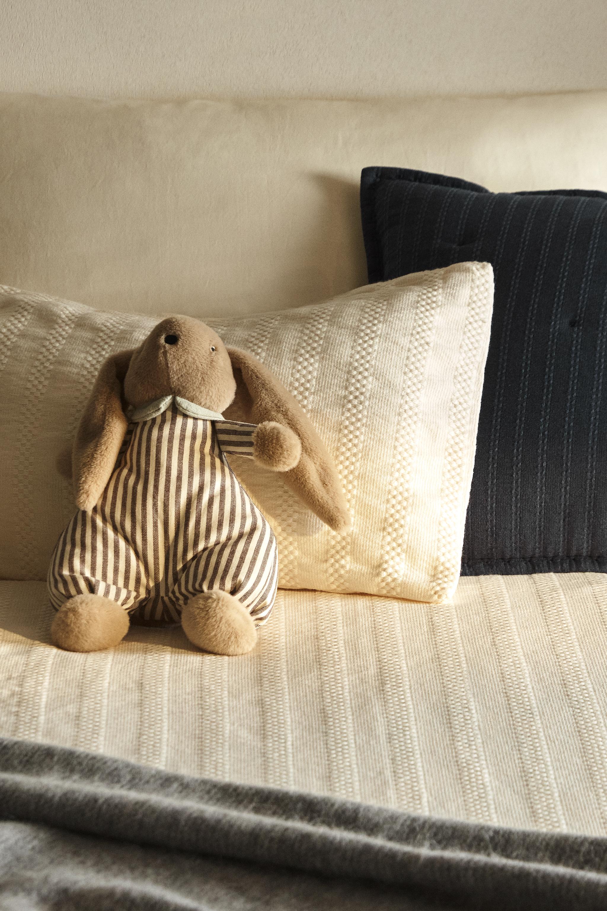 KIDS STRIPED TEXTURED BEDSPREAD