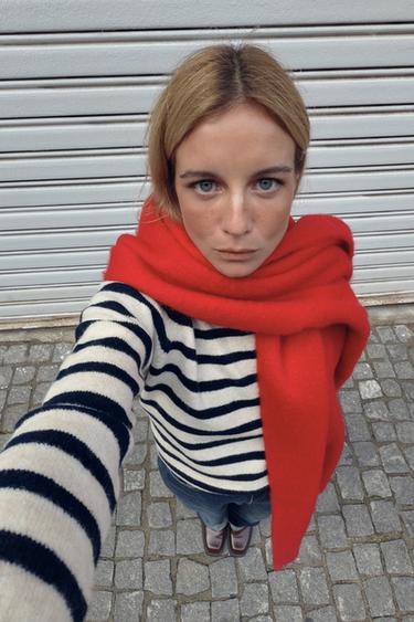 PULL EN MAILLE À RAYURES - Sable / Bleu de Zara