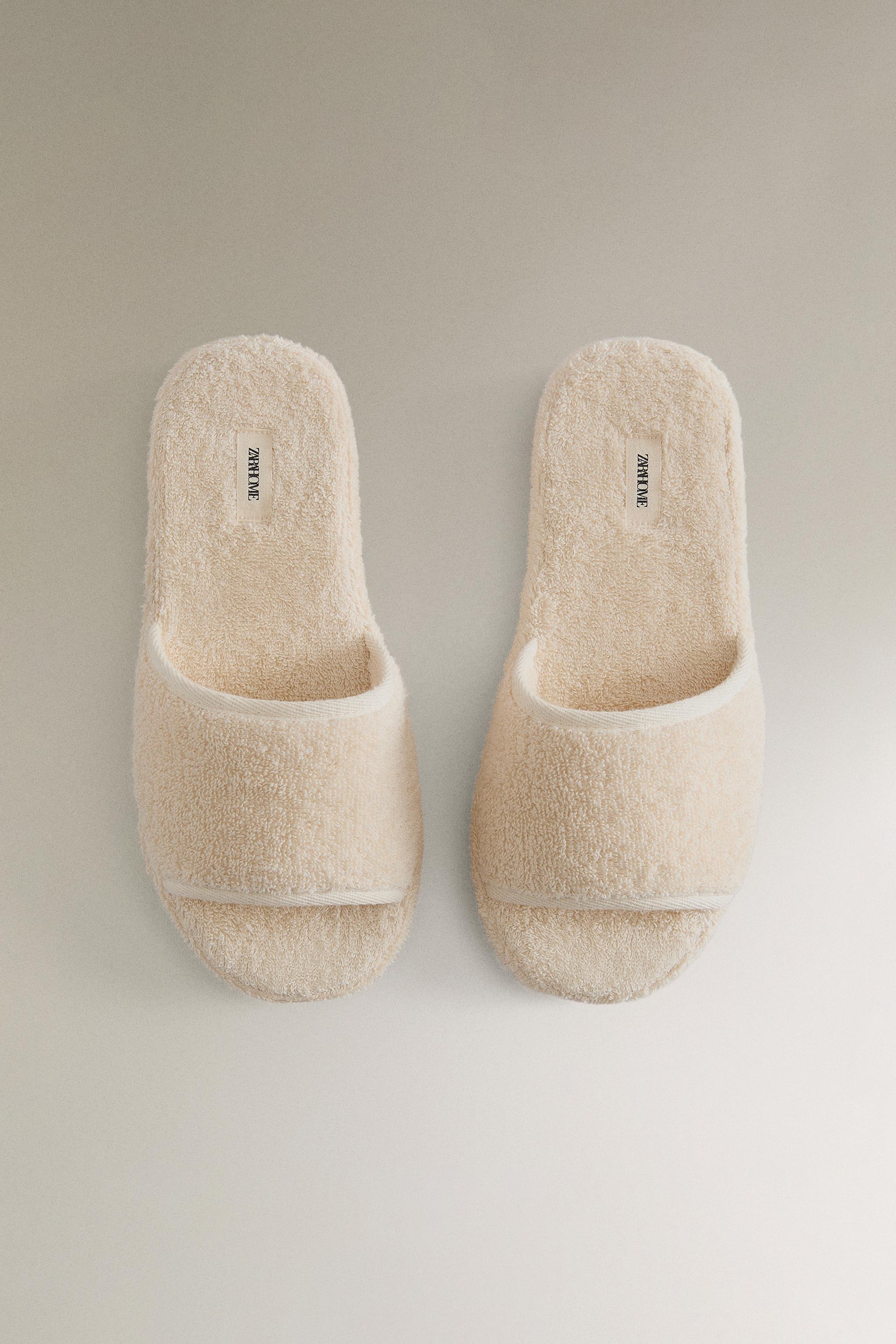 CHAUSSONS PLATEFORME SERVIETTE DE BAIN