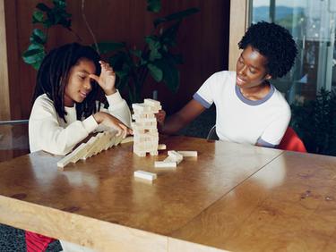 BASIC-SWEATSHIRT MIT SCHRIFTZUG UND ETIKETT - Cremefarben von Zara