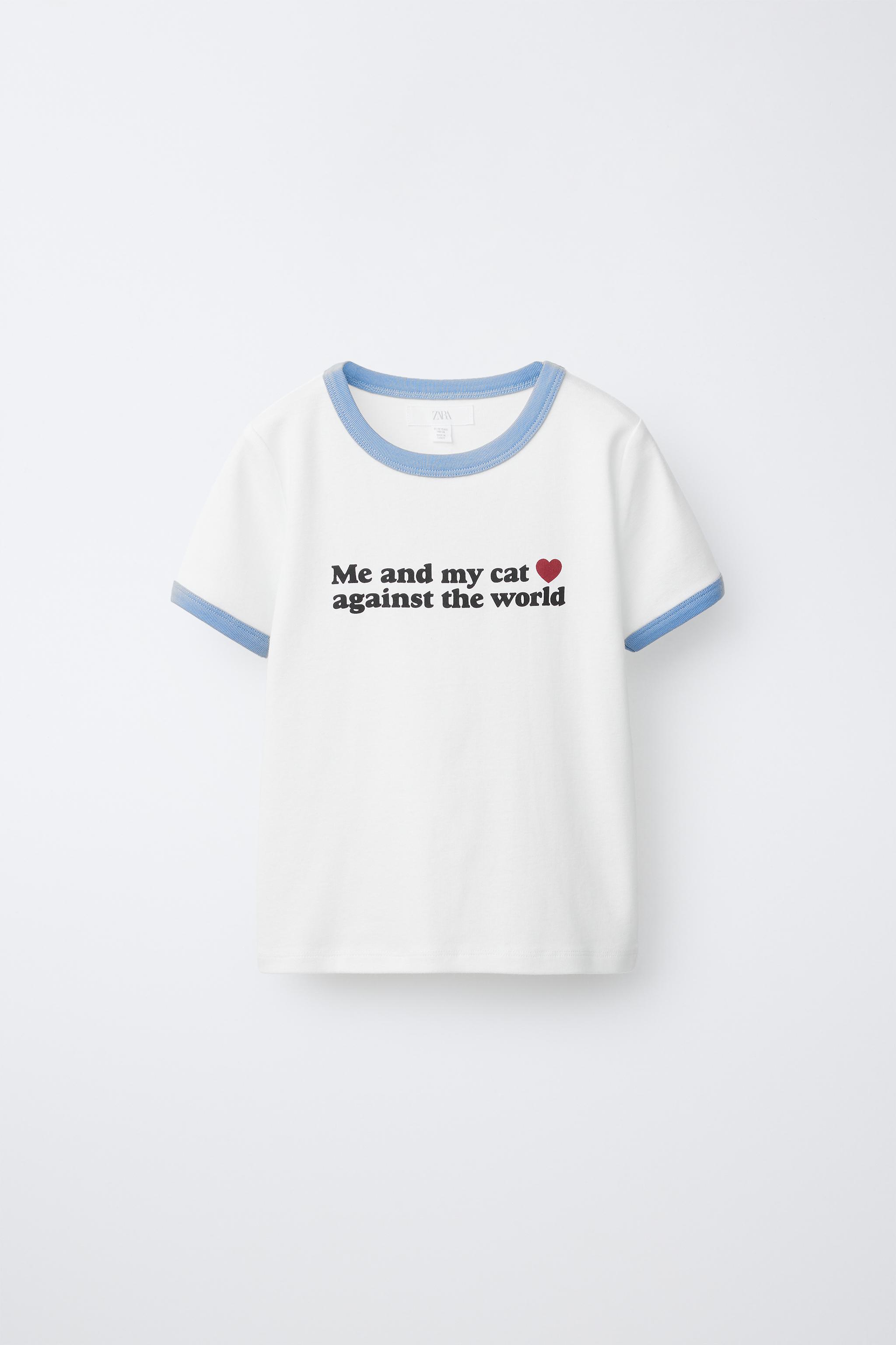 T-SHIRT CÔTELÉ AVEC INSCRIPTION EN CONTRASTE