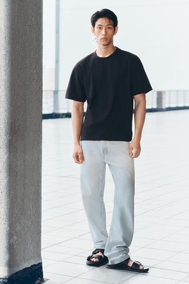 TEXTURED RELAXED FIT T-SHIRT - Black by Zara