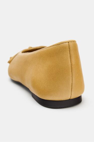 LEATHER BALLET FLATS WITH BOW - Mustard by Zara - Image 5
