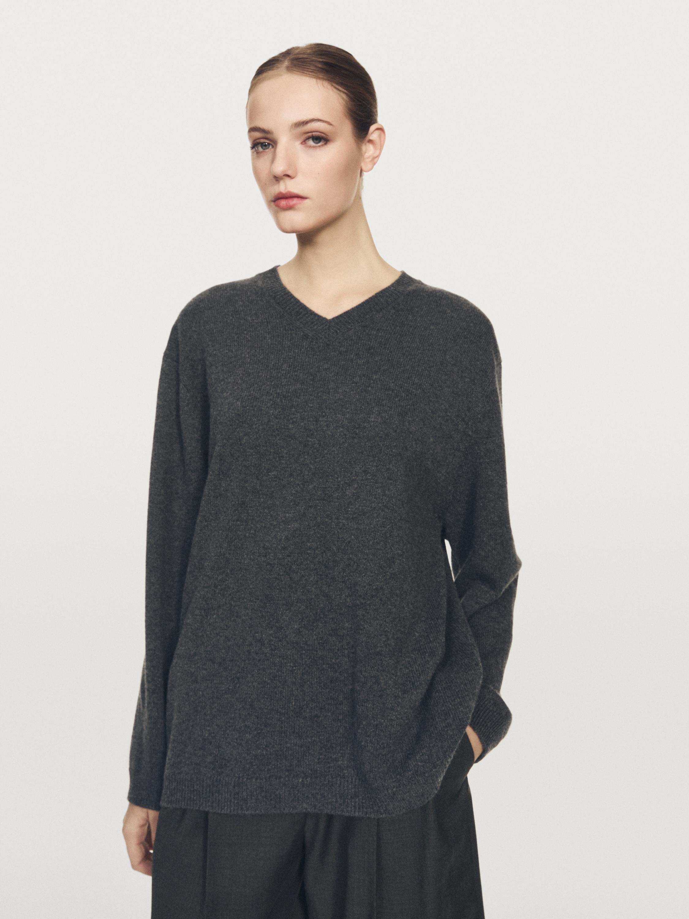 Oversize cashmere V-neck sweater